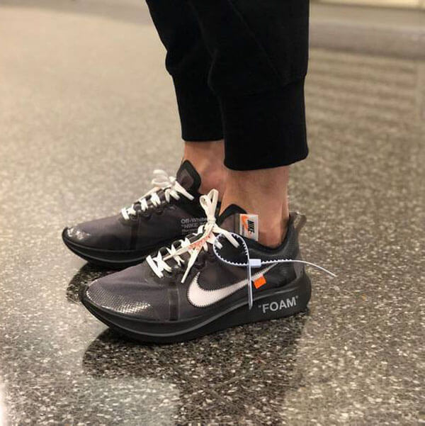 ナイキ スニーカー 人気 OFF-WHITE × ナイキ ZOOM FLY SP - オフ
