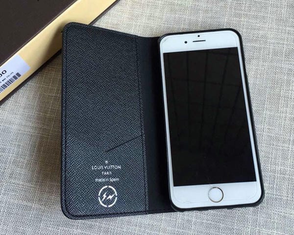 ルイヴィトン スマホケース 黒 LOUIS VUITTON - ルイヴィトン