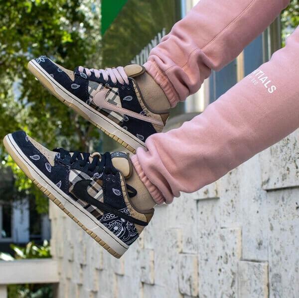 ナイキ モア アップ テンポ 偽物 SB Dunk Low Travis Scott (Special 