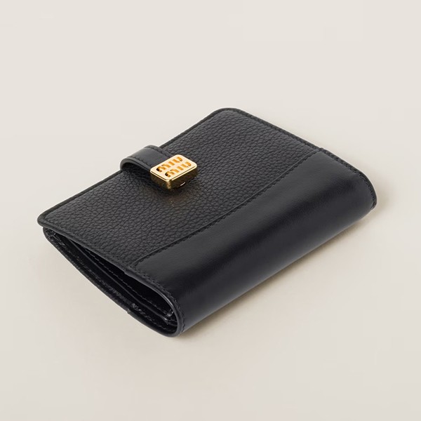 ミュウミュウ 偽物 Compact Wallet ロゴベルト 三つ折り財布 4色