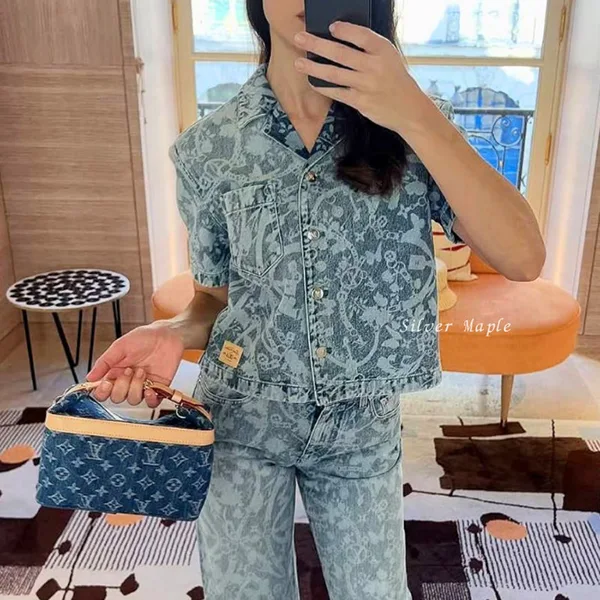 タグ付き ルイヴィトン デニム シャツ ワンピース スタッズ ロゴ 柄 大人カジュアル【ルイヴィトン】LV ブルーム デニムシャツ 1AJZ3Cルイ