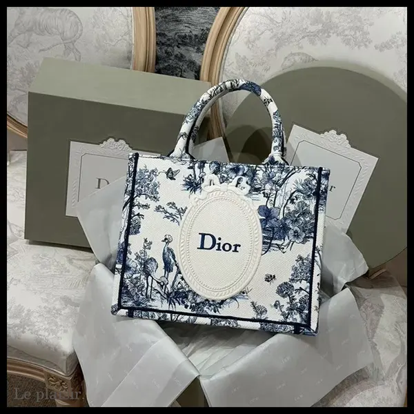 2026新色ディオール Book Tote バッグ コピー ミニ ブックトート