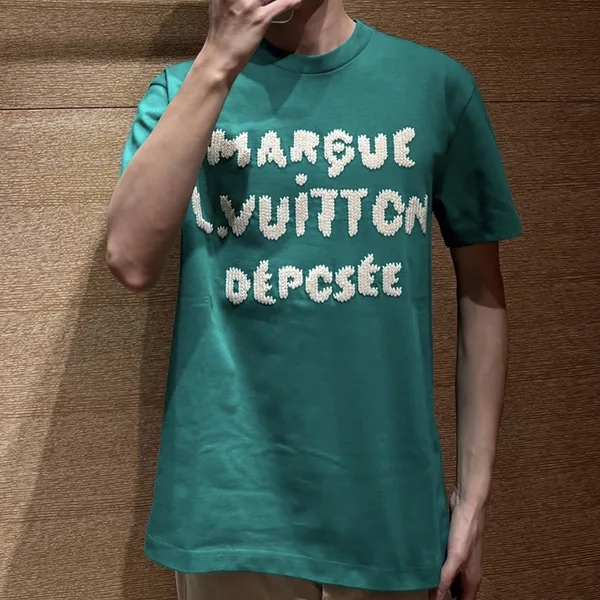 刺繍ロゴが際立つ♪】ルイヴィトン☆シグネチャーTシャツ 1AIKD7ルイ