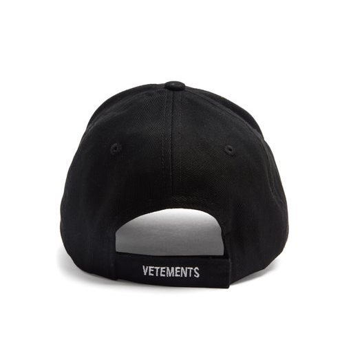 美品！VETEMENTS ブラック　キャップ　ヴェトモン VETEMENTS お洒落ロゴCap 黒 ヴェトモン キャップ コピーヴェトモンコピー
